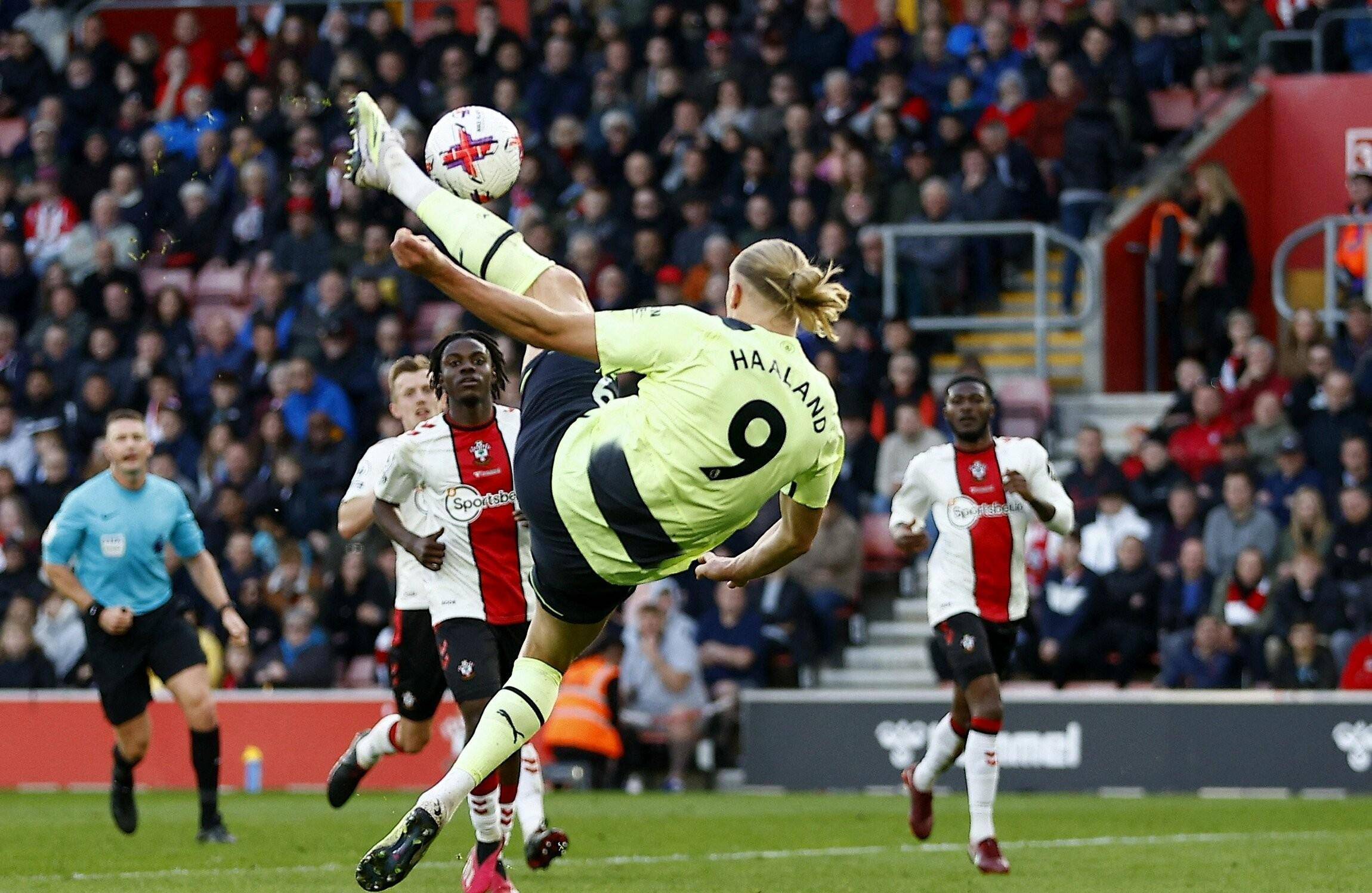 赛地聚焦：法国杯赛后热度飙升，新疆广汇回应争议，球迷炸锅，球探报告显示潜力(新疆广汇资金紧张)